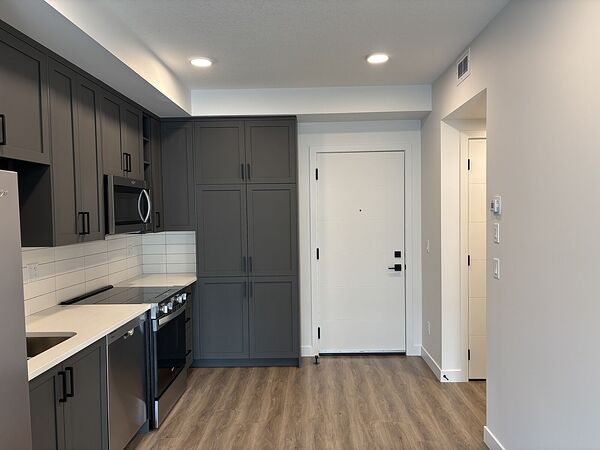 Calgary 1 bedroom Condo Unit for rent. Property photo: 753205-3