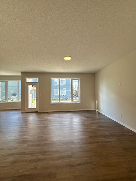 Calgary 4 + Den bedrooms House for rent. Property photo: 753211-3
