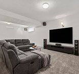 Bachelor Suite / Studio Appartment with shared yard and private shed