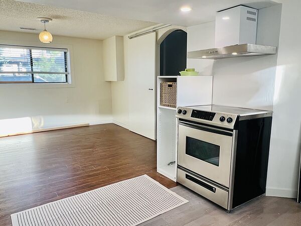 Calgary 2 bedrooms Basement for rent. Property photo: 753228-3