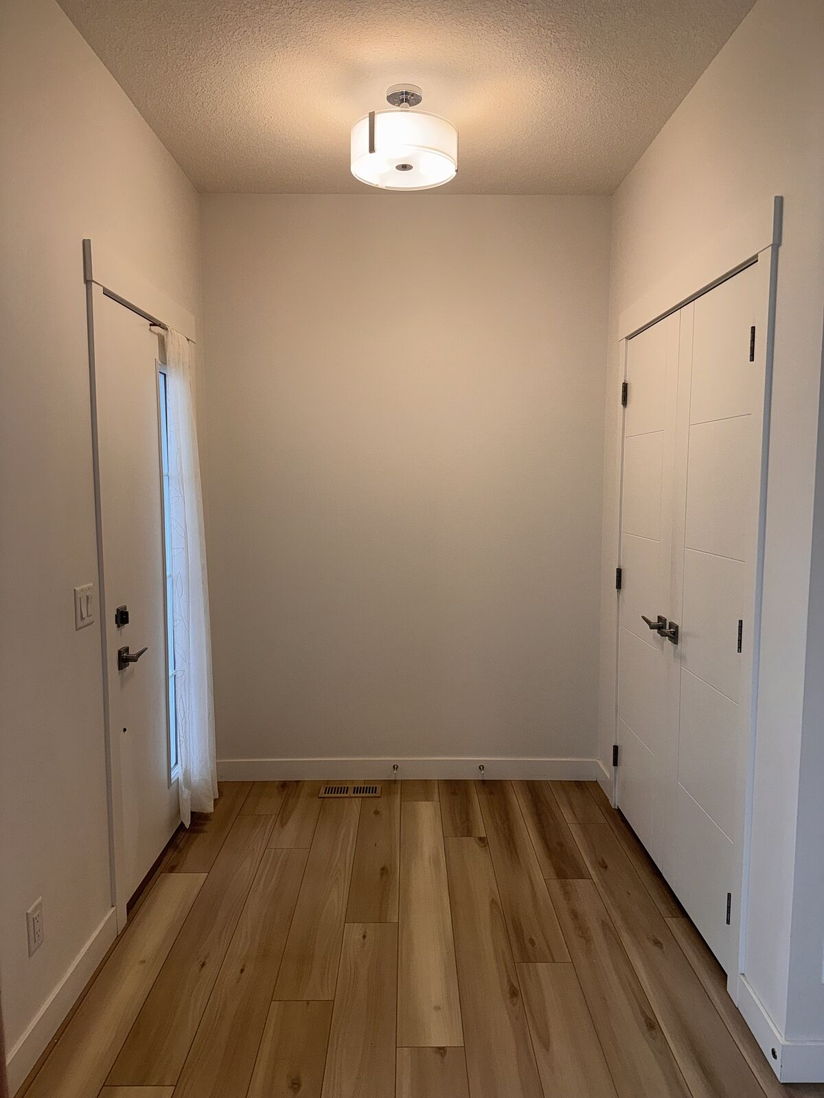 Calgary 3 bedrooms House for rent. Property photo: 753241-1