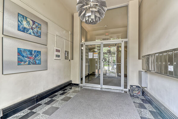 Calgary 1 bedroom Condo Unit for rent. Property photo: 753243-3