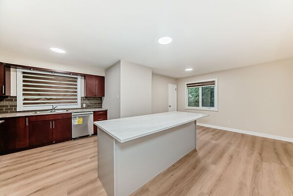 Calgary 3 bedrooms House for rent. Property photo: 753295-3