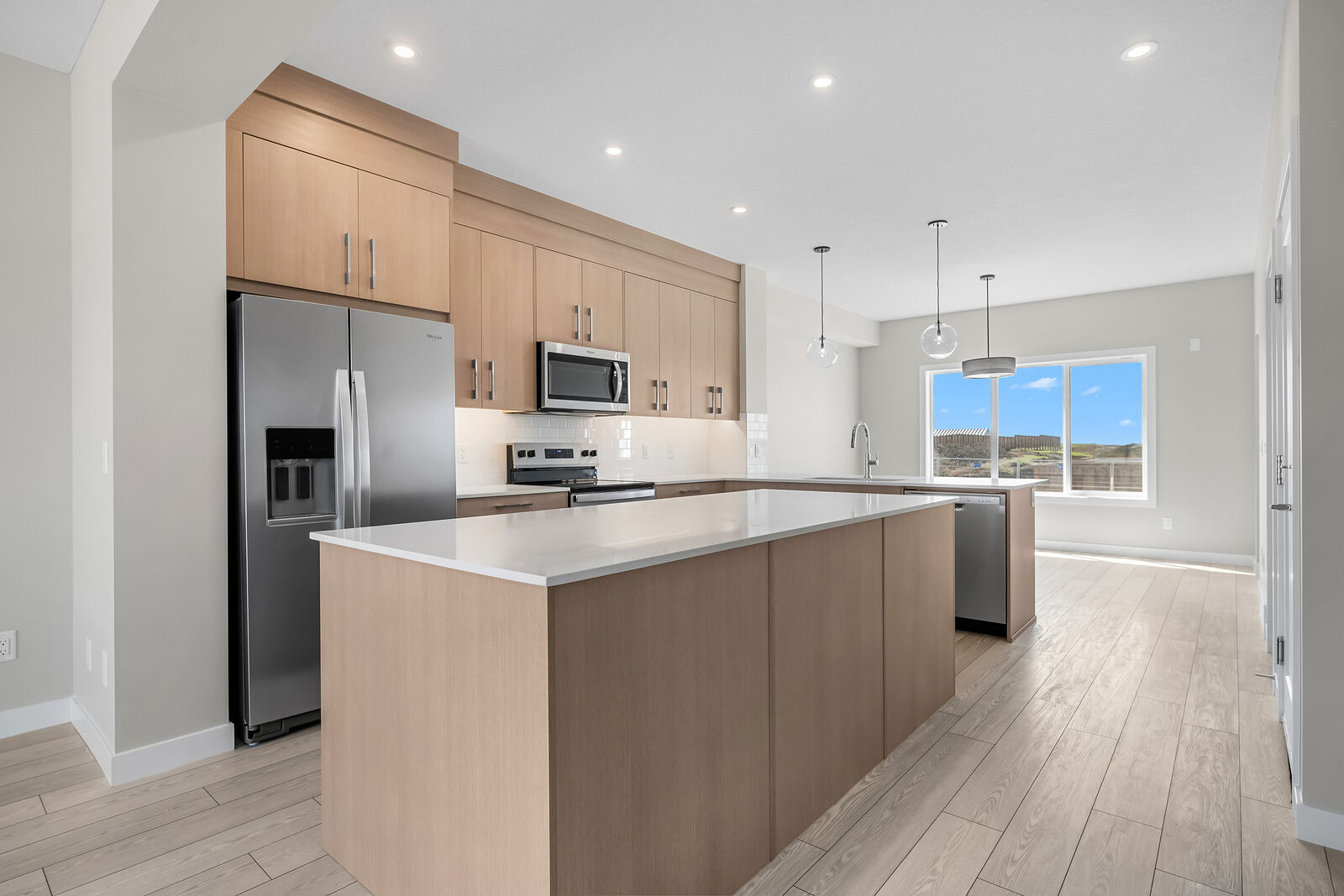 Calgary 3 bedrooms Main Floor for rent. Property photo: 753312-1