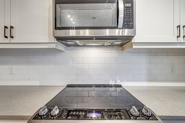 Calgary 2 bedrooms Condo Unit for rent. Property photo: 753345-2