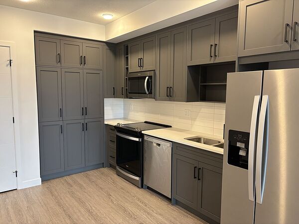 Calgary 1 bedroom Condo Unit for rent. Property photo: 753400-3