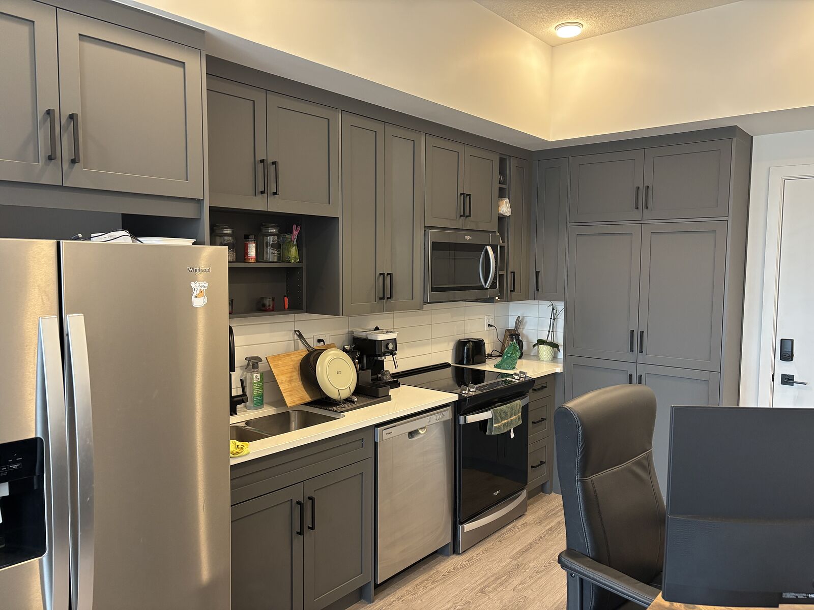 Calgary 1 bedroom Condo Unit for rent. Property photo: 753401-1