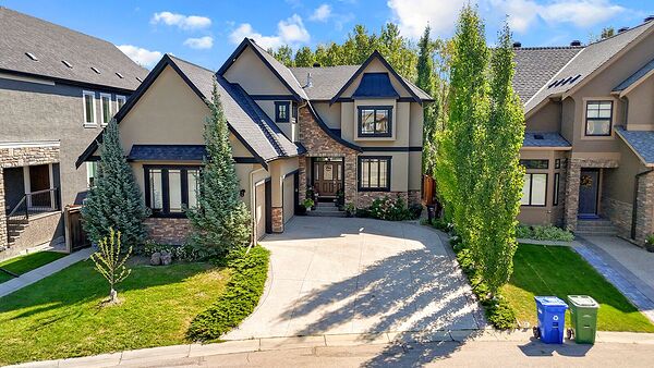 Calgary 5 + Den bedrooms House for rent. Property photo: 753498-2