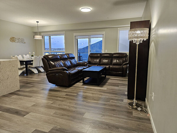 Calgary 2 bedrooms Condo Unit for rent. Property photo: 753691-2