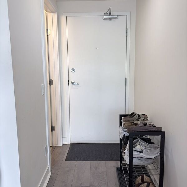 Calgary 2 bedrooms Condo Unit for rent. Property photo: 753716-2