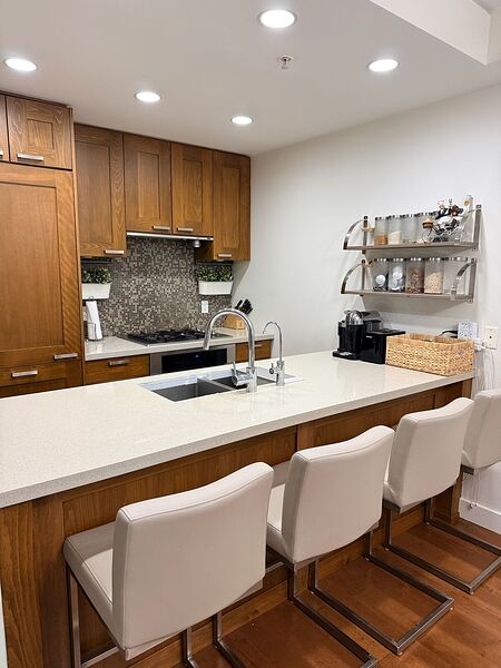 Calgary 2 + Den bedrooms Condo Unit for rent. Property photo: 753719-3