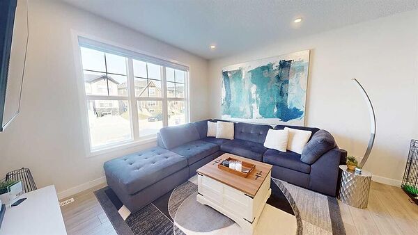 Calgary 3 + Den bedrooms Main Floor for rent. Property photo: 753725-3