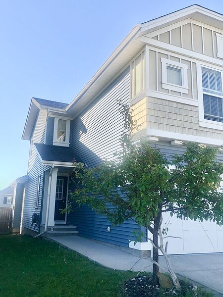 Calgary 3 bedrooms House for rent. Property photo: 753784-2