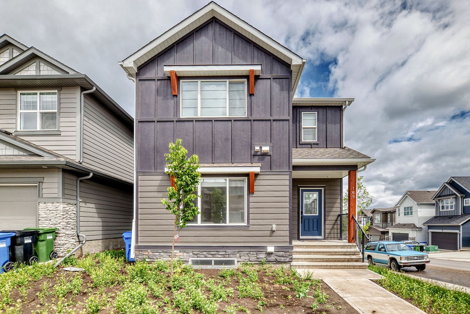 Calgary 4 bedrooms House for rent. Property photo: 753812-1