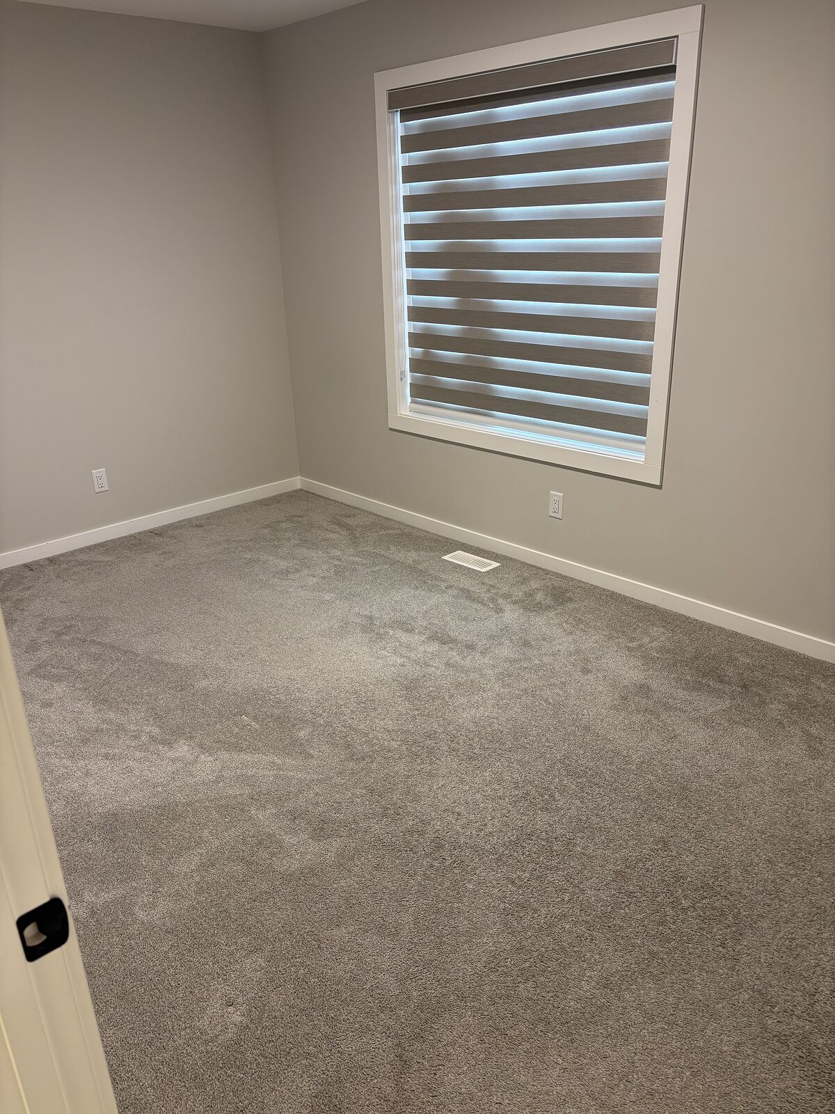 Calgary 4 bedrooms Main Floor for rent. Property photo: 753836-1
