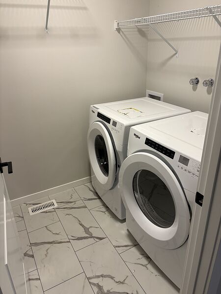 Calgary 4 bedrooms Main Floor for rent. Property photo: 753836-3