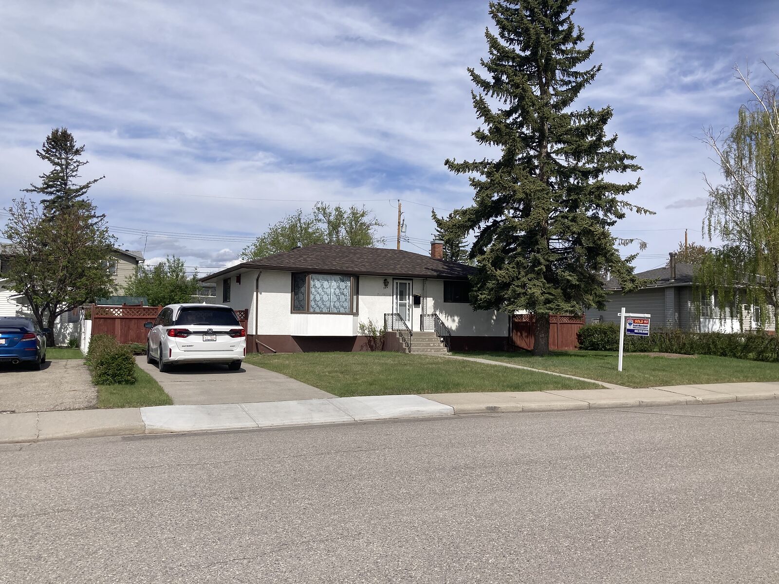 Calgary 2 + Den bedrooms House for rent. Property photo: 753841-1