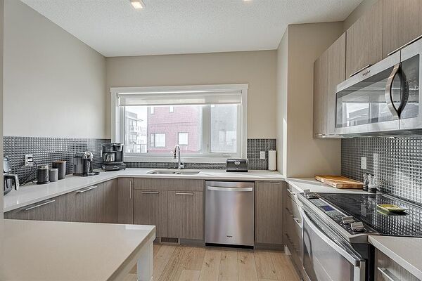Calgary 2 bedrooms Townhouse for rent. Property photo: 753862-2