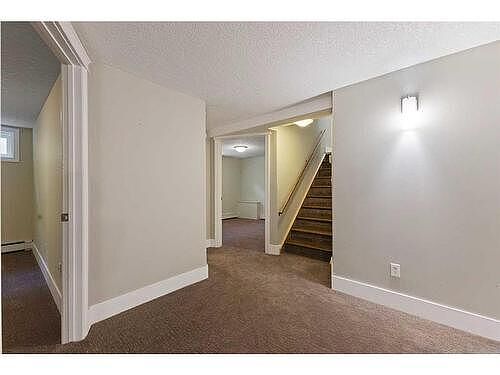 Calgary 3 bedrooms Basement for rent. Property photo: 753863-3