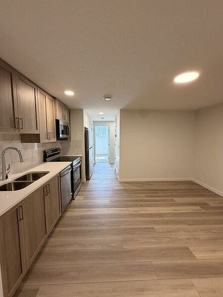 Calgary 2 bedrooms House for rent. Property photo: 753884-2