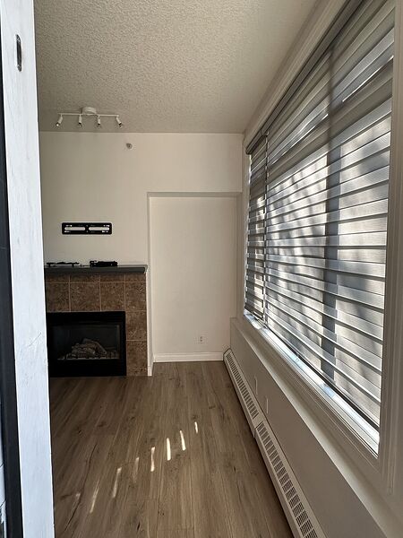 Calgary 1 bedroom Condo Unit for rent. Property photo: 753889-2
