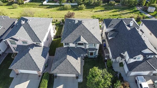 Calgary 4 bedrooms House for rent. Property photo: 753949-2