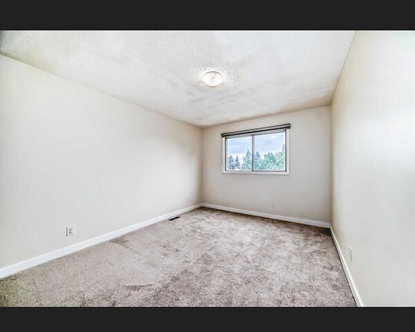 Calgary 3 bedrooms House for rent. Property photo: 753950-2