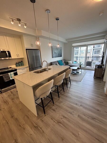Calgary 2 bedrooms Condo Unit for rent. Property photo: 754024-2