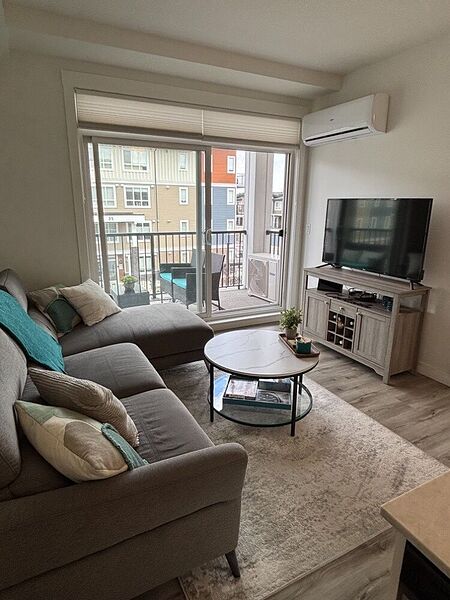 Calgary 2 bedrooms Condo Unit for rent. Property photo: 754024-3