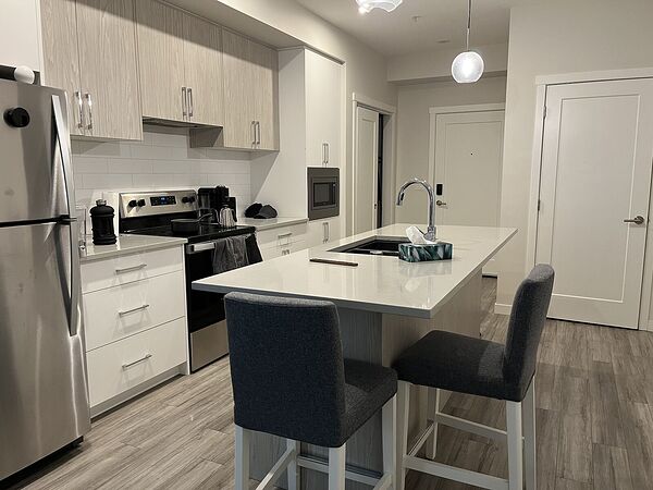 Calgary 2 bedrooms Condo Unit for rent. Property photo: 754033-2