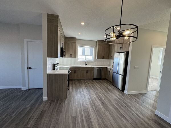 Calgary 4 bedrooms Duplex for rent. Property photo: 754034-2