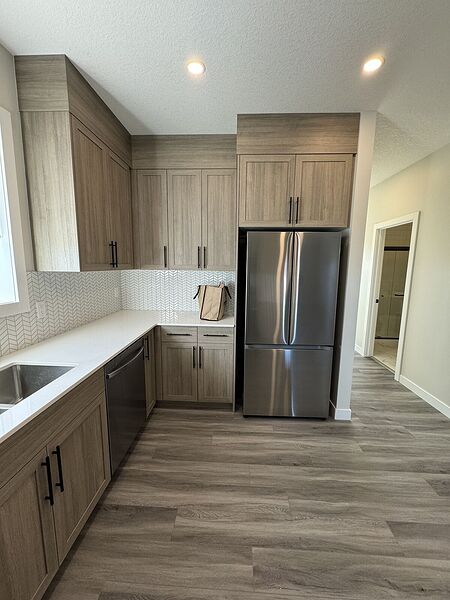 Calgary 4 bedrooms Duplex for rent. Property photo: 754034-3