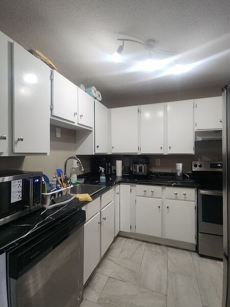 Calgary 3 bedrooms Condo Unit for rent. Property photo: 754039-3