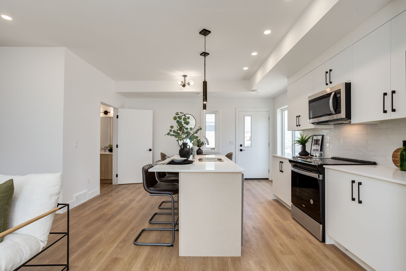 Calgary 3 bedrooms House for rent. Property photo: 754043-1