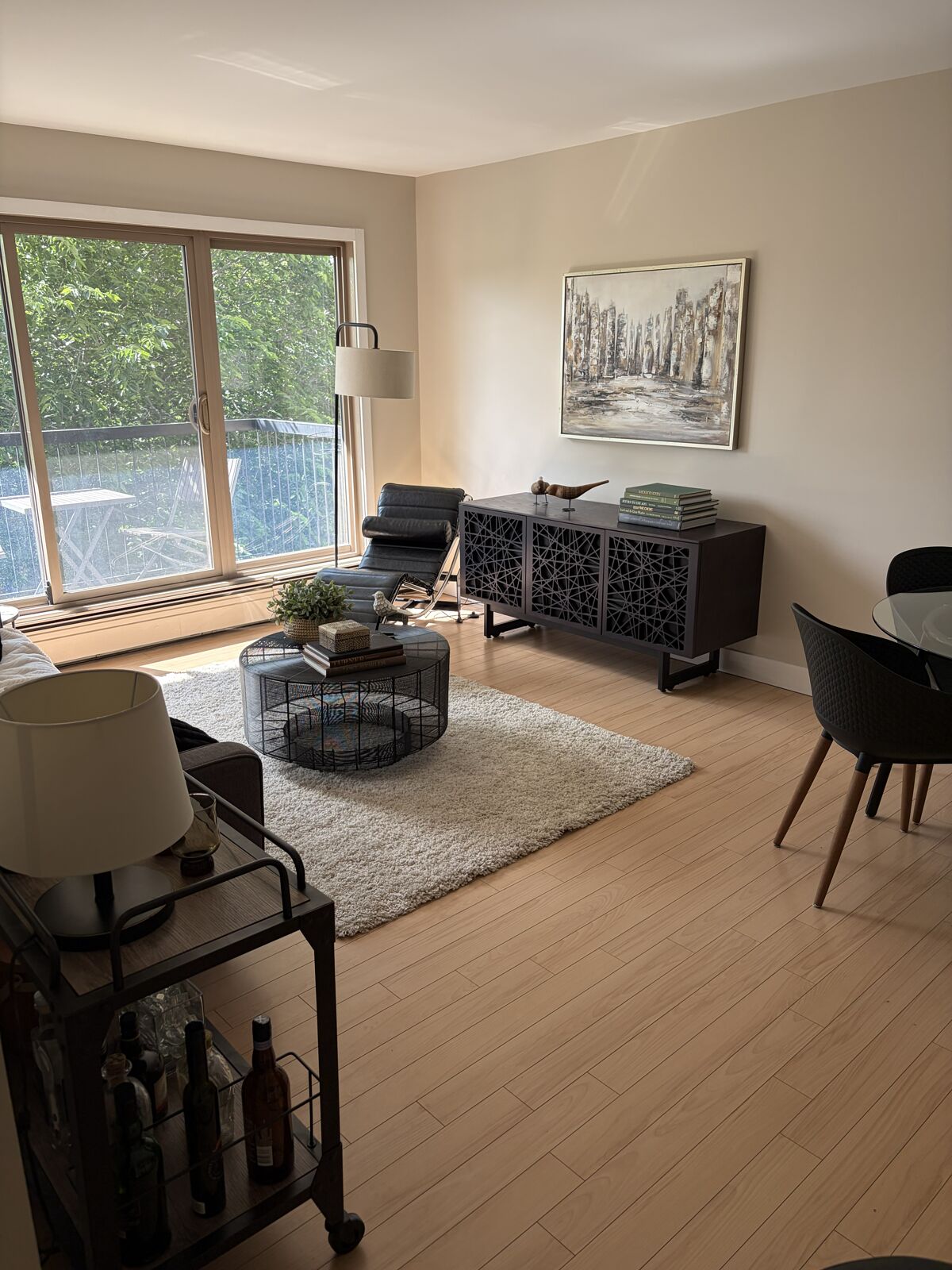 Calgary 1 bedroom Condo Unit for rent. Property photo: 754103-1