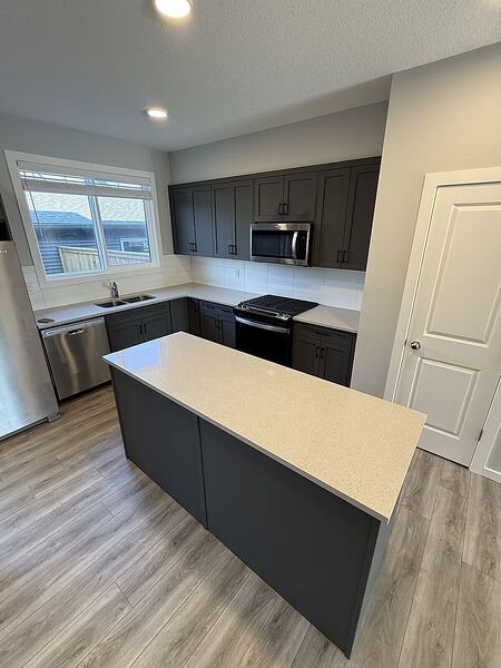 Calgary 3 bedrooms Main Floor for rent. Property photo: 754270-2