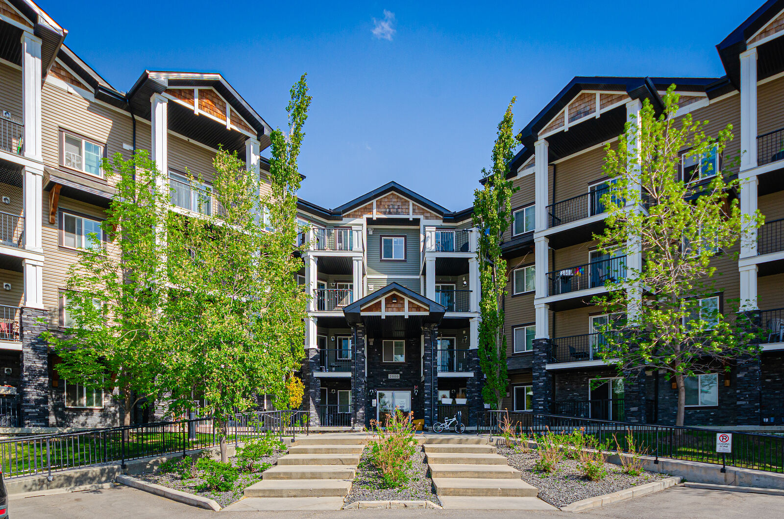 Calgary 1 bedroom Condo Unit for rent. Property photo: 754336-1