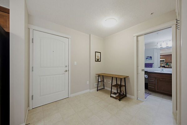 Calgary 1 bedroom Condo Unit for rent. Property photo: 754336-3