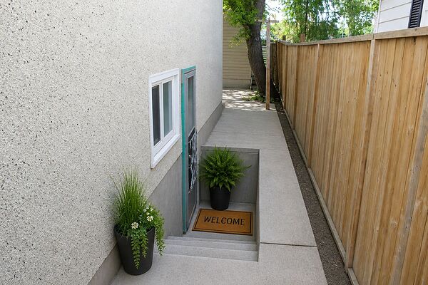 Calgary 2 bedrooms Basement for rent. Property photo: 754337-2