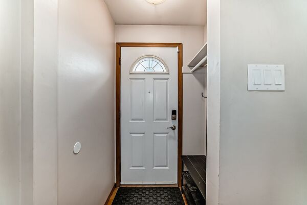 Calgary 2 bedrooms Main Floor for rent. Property photo: 754417-2