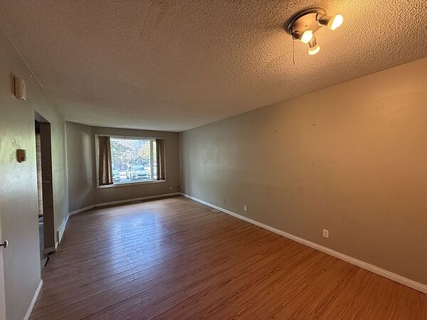 Calgary 3 + Den bedrooms House for rent. Property photo: 754418-3