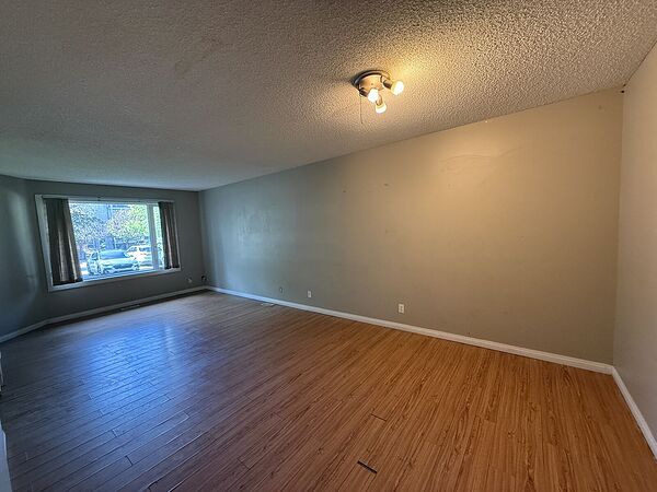 Calgary 3 + Den bedrooms House for rent. Property photo: 754418-2
