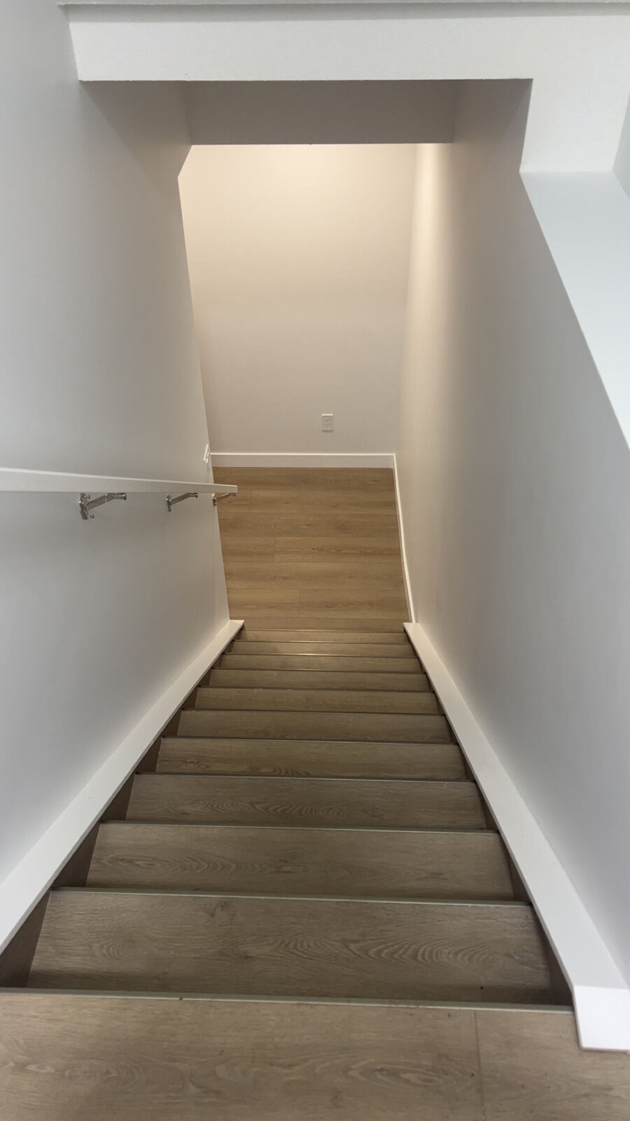 Calgary 1 bedroom Basement for rent. Property photo: 754421-1