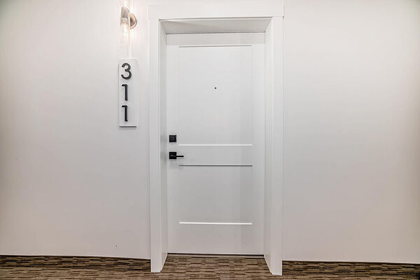 Calgary 2 bedrooms Condo Unit for rent. Property photo: 754440-2