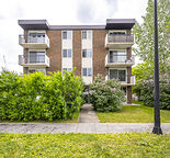 Bright One Bedroom with Balcony!