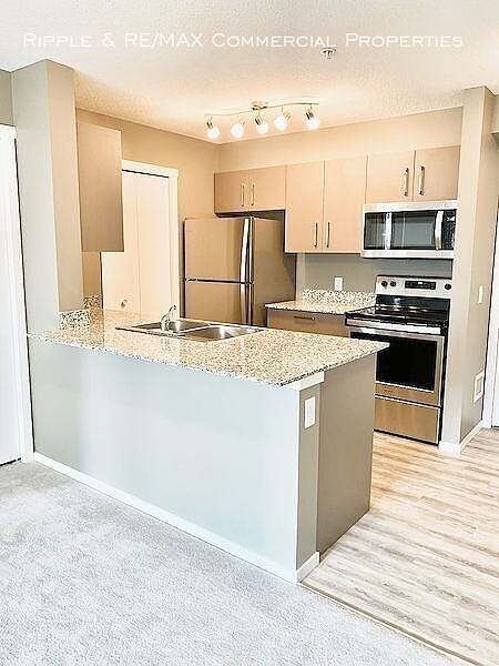 Calgary 2 bedrooms Condo Unit for rent. Property photo: 754487-2