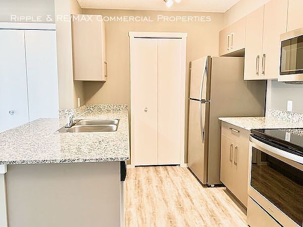 Calgary 2 bedrooms Condo Unit for rent. Property photo: 754487-3