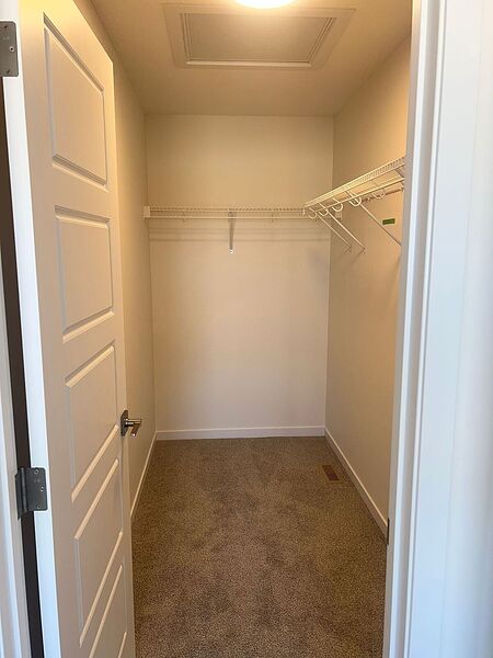 Calgary 4 bedrooms House for rent. Property photo: 754492-2