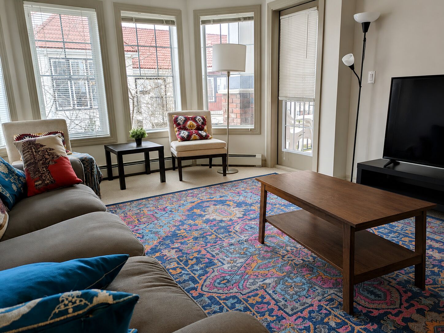 Calgary 2 bedrooms Condo Unit for rent. Property photo: 754506-1