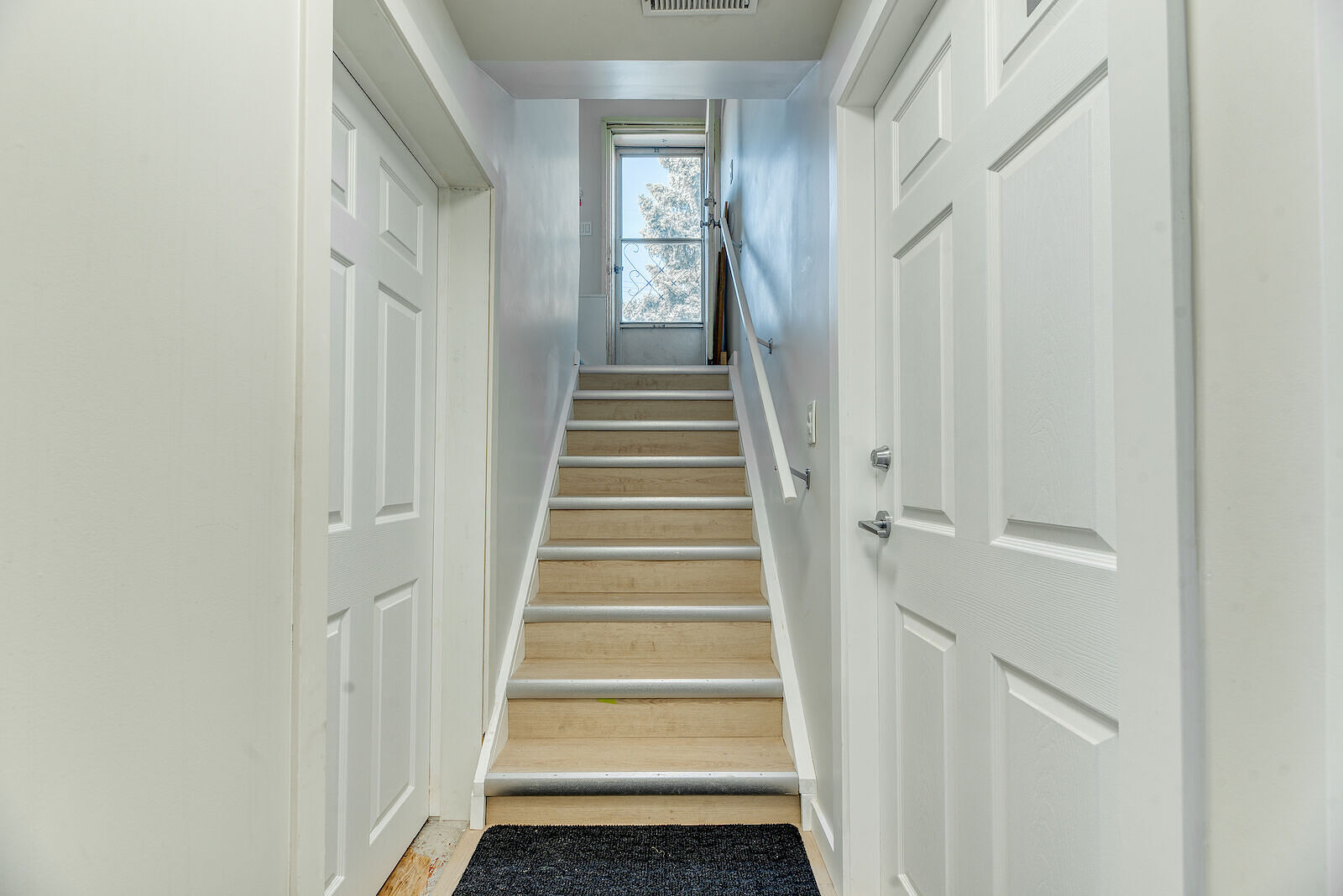 Calgary 1 bedroom Basement for rent. Property photo: 754507-1